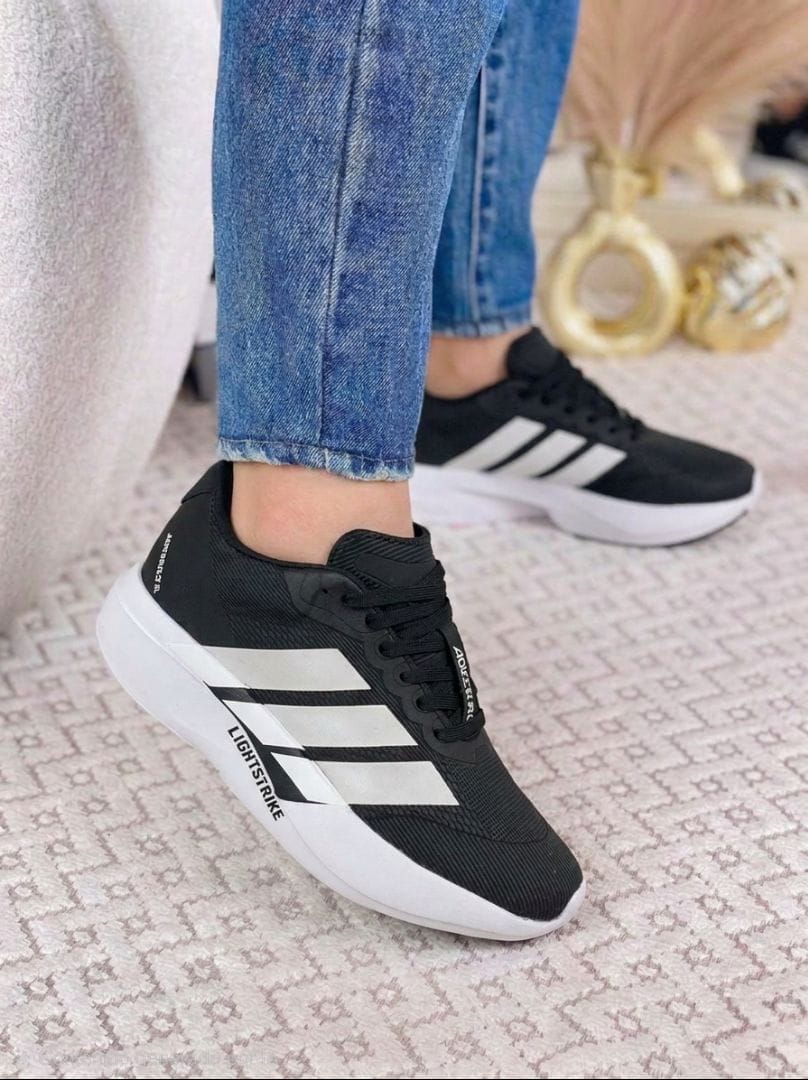ZAPATILLAS DEPORTIVAS ADIDAS UNISEX - CAMINA Y CORRE CON LA MÁXIMA COMODIDAD EN CADA PASO